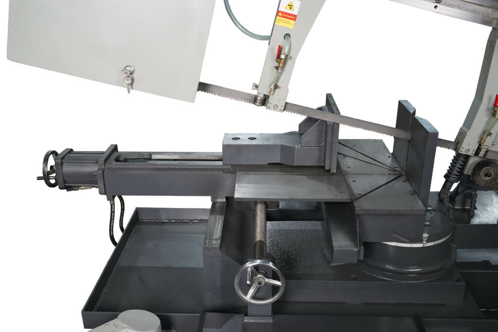 Полуавтоматический ленточнопильный станок MetalMaster BSM-330R SAF