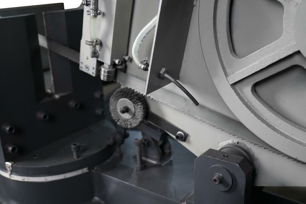 Полуавтоматический ленточнопильный станок MetalMaster BSM-330R SAF