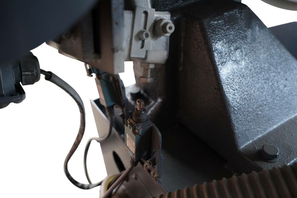 Ленточнопильный станок MetalMaster BSM-350 SAF