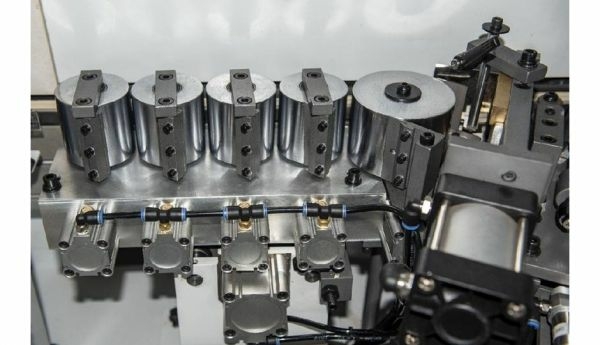 Автоматический кромкооблицовочный станок KDT KE-655JS