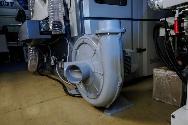 Автоматический плоскошлифовальный станок QCMAC SAF1300A-2