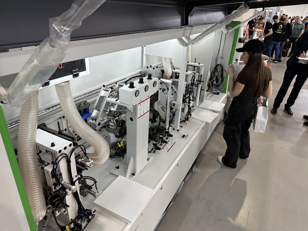 Кромкооблицовочный автоматический станок HOLD HD621JPKQSC