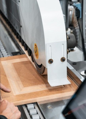 Кромкошлифовальный станок проходного типа EcoWood S1W1