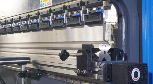 Листогибочный пресс с ЧПУ MetalTec HBС 110/2500 4+1 ЧПУ МТ-15