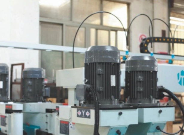 Продольно-фрезерный станок с ЧПУ JUNRAN JR-8TS