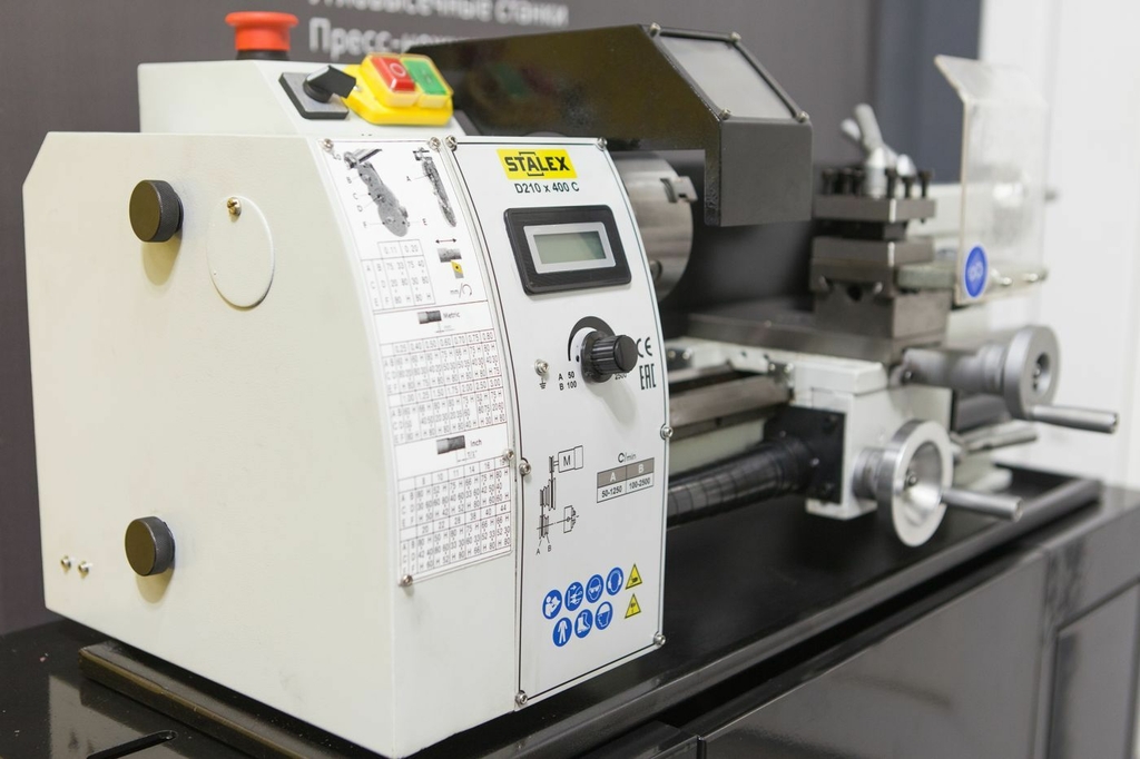 Станок настольный токарный Stalex D210x400C Vario