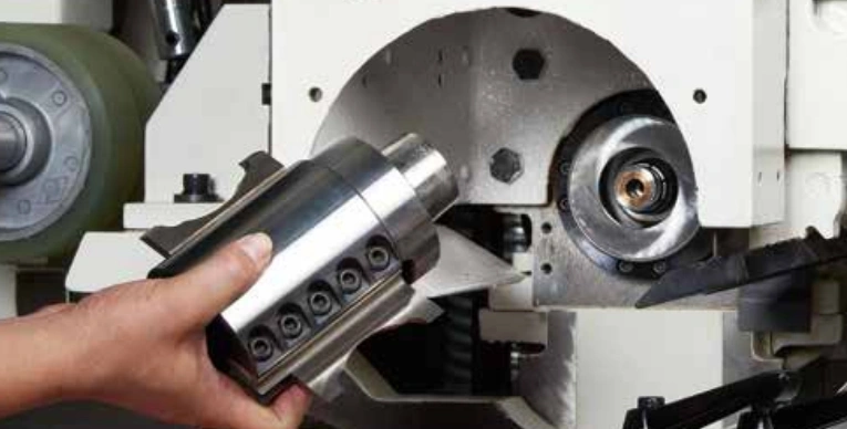 Четырехсторонний станок с системой быстросъёмных шпинделей POWERMAC EN5S23