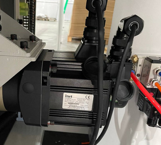 Автоматический резательно-рилёвочный центр с ЧПУ Beaver PACKMATIC TURBO 8K