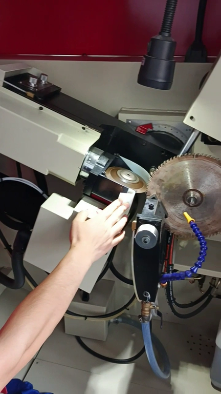 Автоматический заточной станок для дисковых пил ISM 158