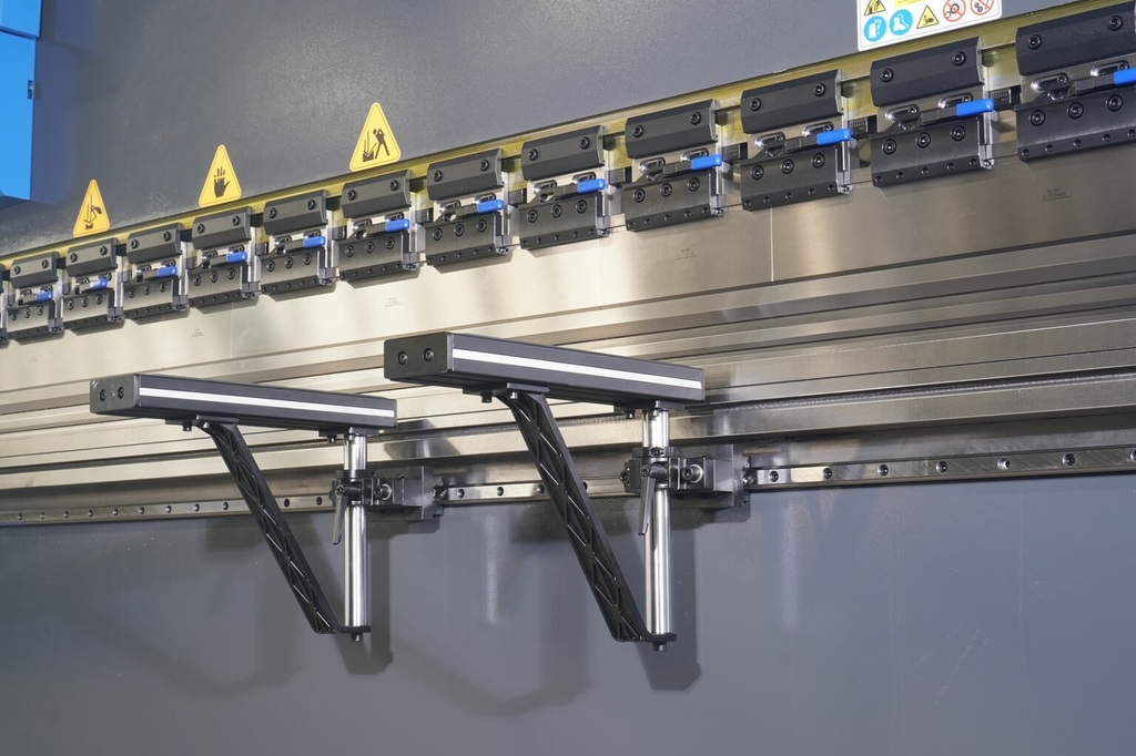 Листогибочный пресс с ЧПУ MetalTec HBС 110/2500 4+1 ЧПУ МТ-15