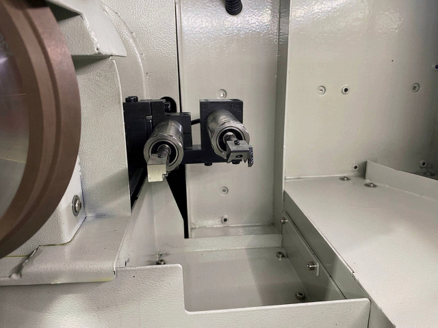 Четырехосевой заточной станок с ЧПУ IRONMAC TURBO