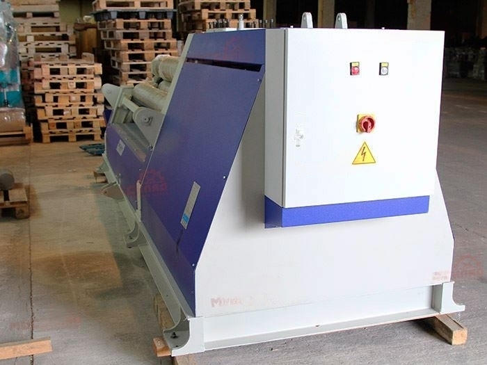 Мощные трехвалковые вальцы с гидроприжимом Bendmak CY3R-HHS 230-25/10.0