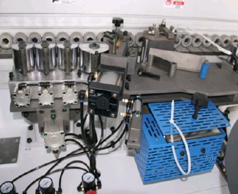 Кромкооблицовочный автоматический станок BJD F730J