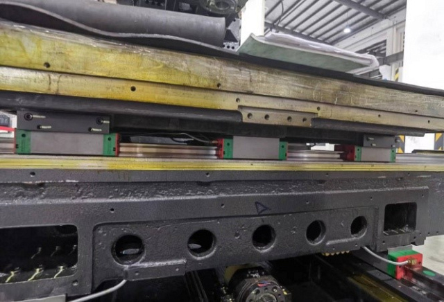 Вертикальный фрезерный обрабатывающий центр IRONMAC IMV-10.50 PRO