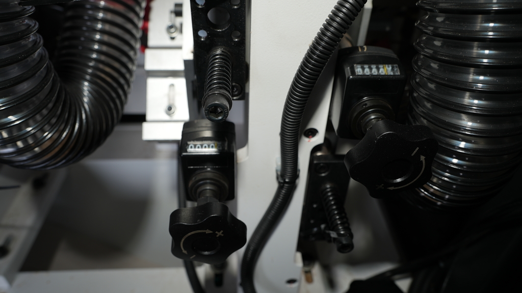 Автоматический кромкооблицовочный станок с серво-перенастройкой основных узлов ADVANTAGE 5000RF SERVO