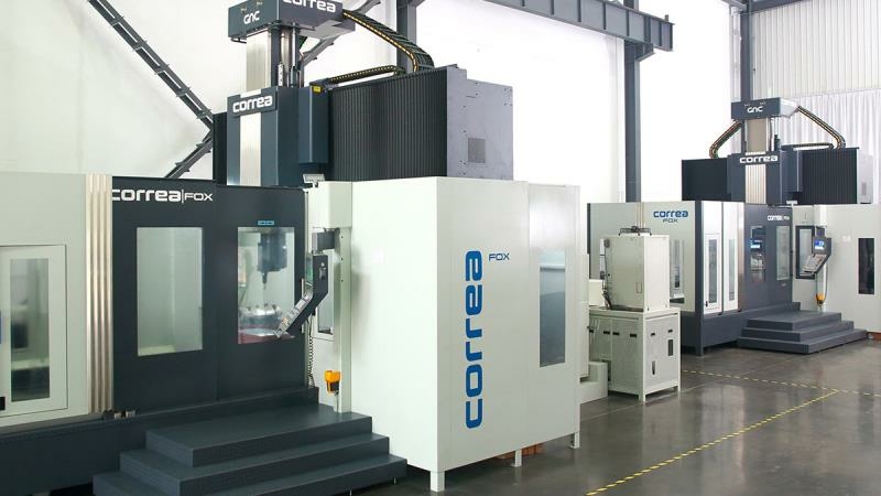 Фрезерный центр с подвижным столом Correa Xperta 20