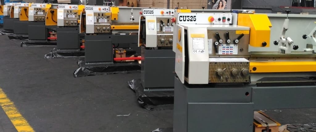 Универсальный токарный станок ZMM Sliven CU325/750