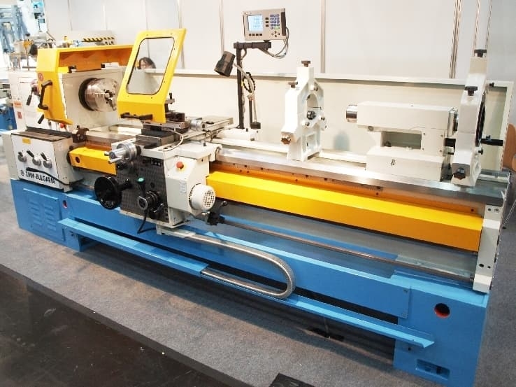 Универсальный токарный станок ZMM Sliven CU500M/3000