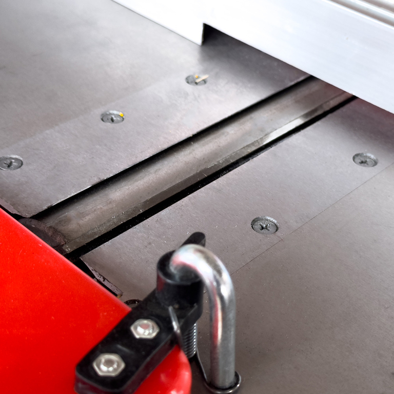 Комбинированный деревообрабатывающий станок Visprom CWM-200-3/220 (35220000)