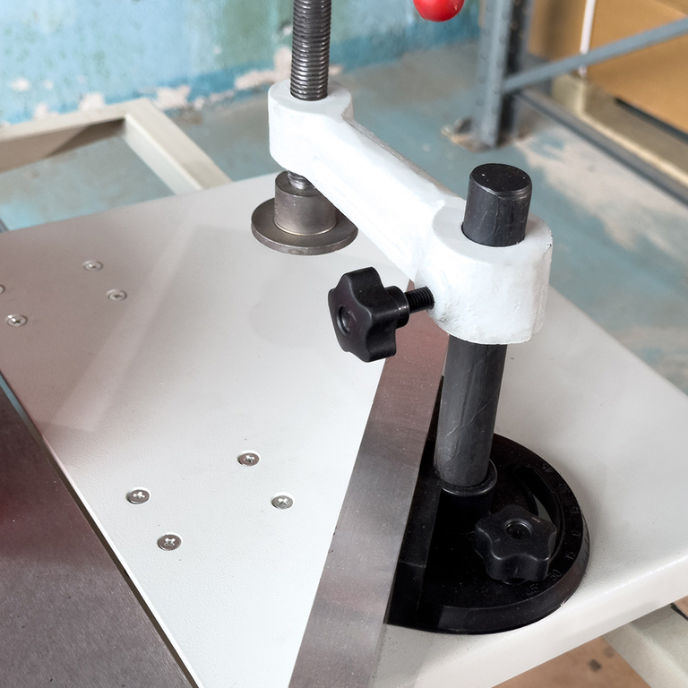 Комбинированный деревообрабатывающий станок Visprom CWM-200-3/220 (35220000)