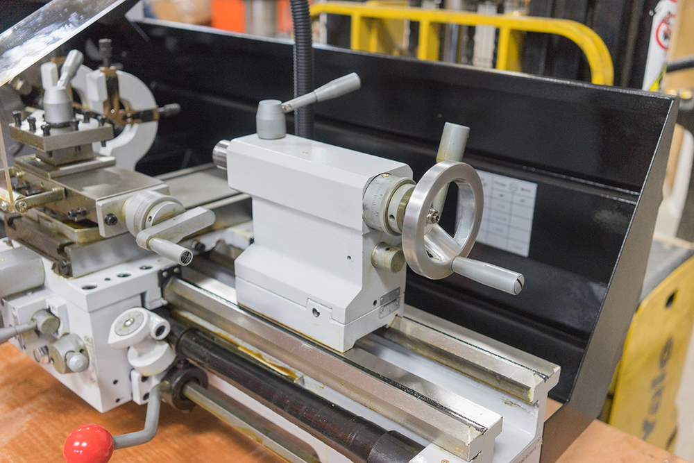 Станок токарный Stalex D280x600G