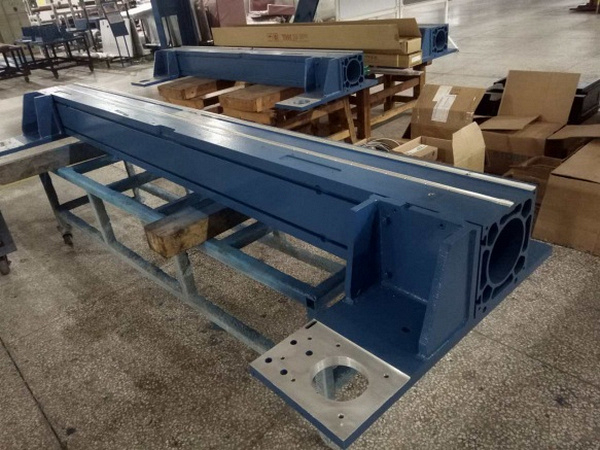 Автоматизированный комплекс лазерной резки YAWEI SMD HLF 4020