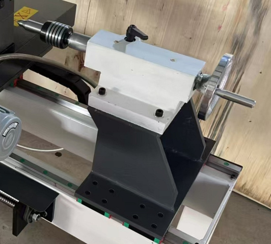 Токарный станок с ЧПУ с автоматической сменой инструмента ECOWOOD 12D2