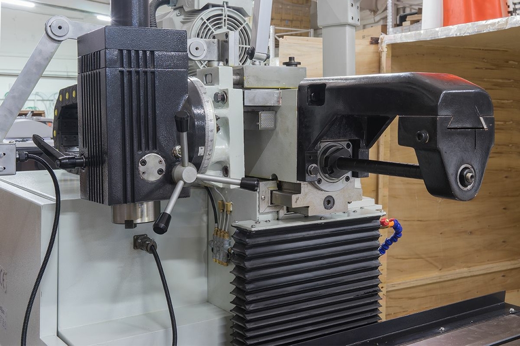 Инструментальный фрезерный станок Stalex WFM 800 Servo