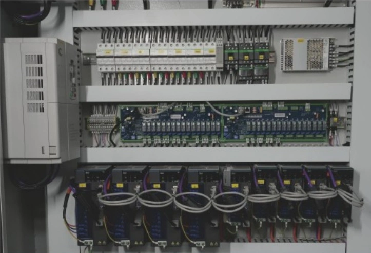 Пятиосевой обрабатывающий центр с ЧПУ JUNRAN JR-5012-T2