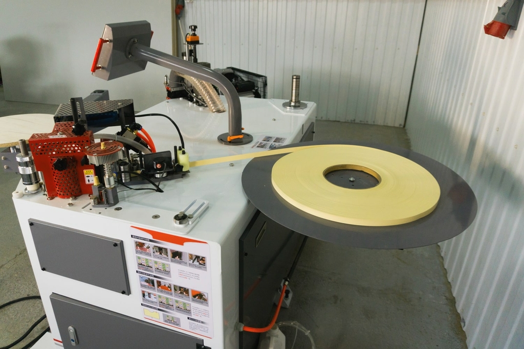 Кромкооблицовочный станок DELTAMACHINERY DM-1000