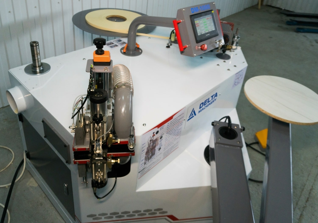 Кромкооблицовочный станок DELTAMACHINERY DM-1000
