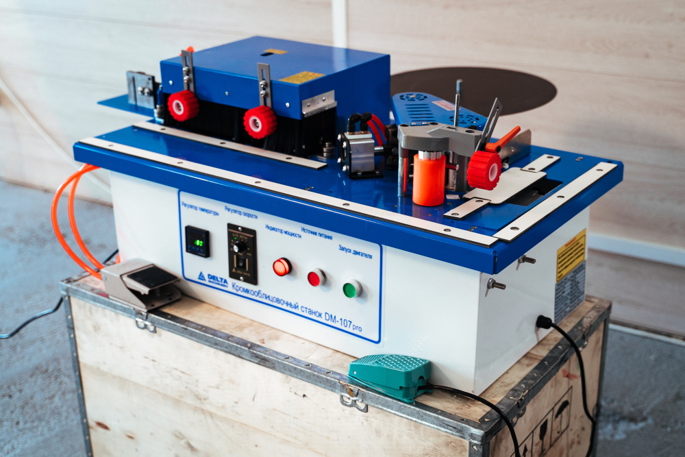 Кромкооблицовочный станок DELTAMACHINERY DM-107 Pro S