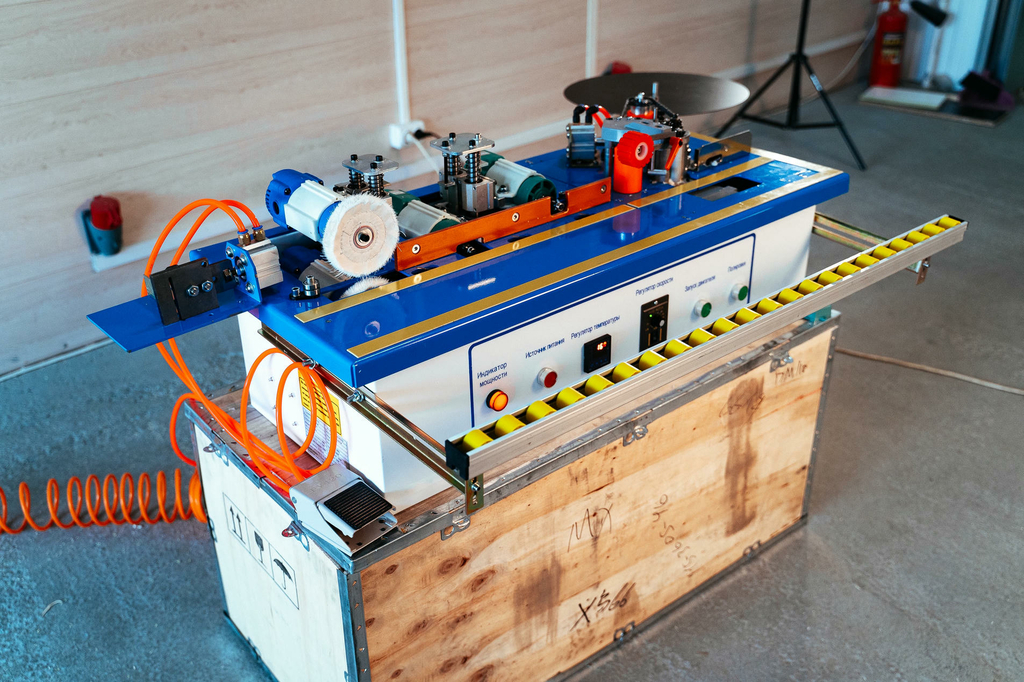 Кромкооблицовочный станок DELTAMACHINERY DM-110