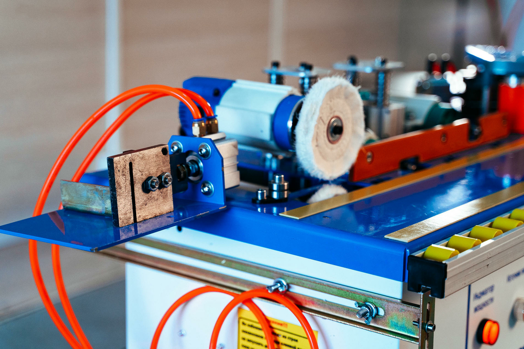 Кромкооблицовочный станок DELTAMACHINERY DM-110