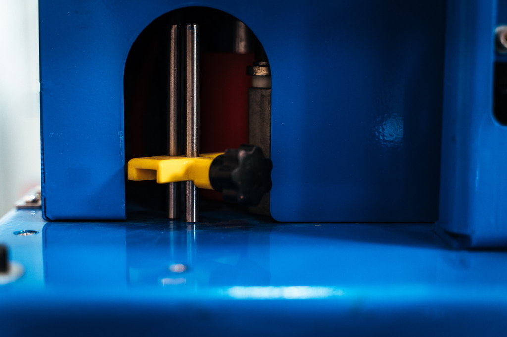 Кромкооблицовочный станок DELTAMACHINERY DM-111