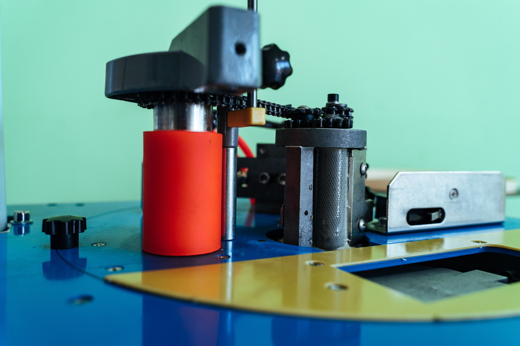 Кромкооблицовочный станок DELTAMACHINERY DM-114