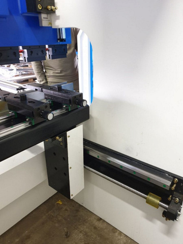 Гидравлические листогибочные прессы SMD PBA