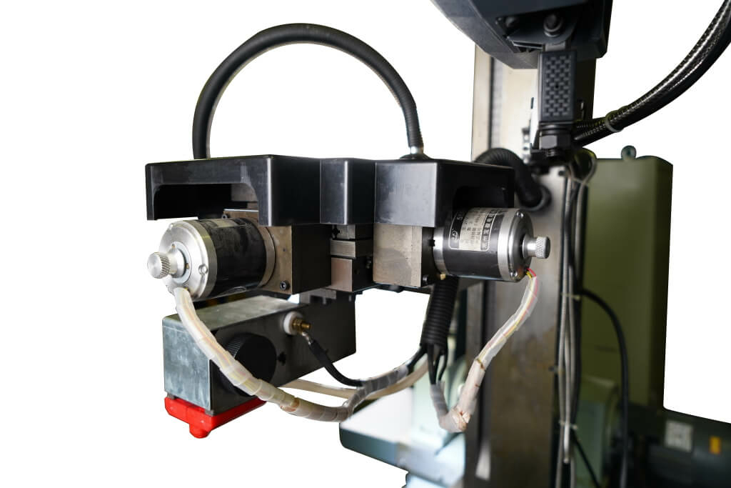 Электроэрозионный проволочно-вырезной станок с ЧПУ струйного типа Metal Master DK7745 DRO (Однопроходный)