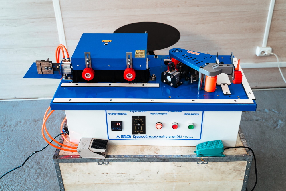 Кромкооблицовочный станок DELTAMACHINERY DM-107 Pro