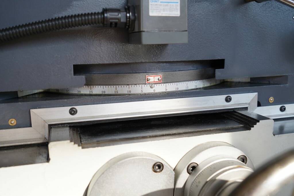 Фрезерный универсальный станок Metal Master DMM-200 DRO