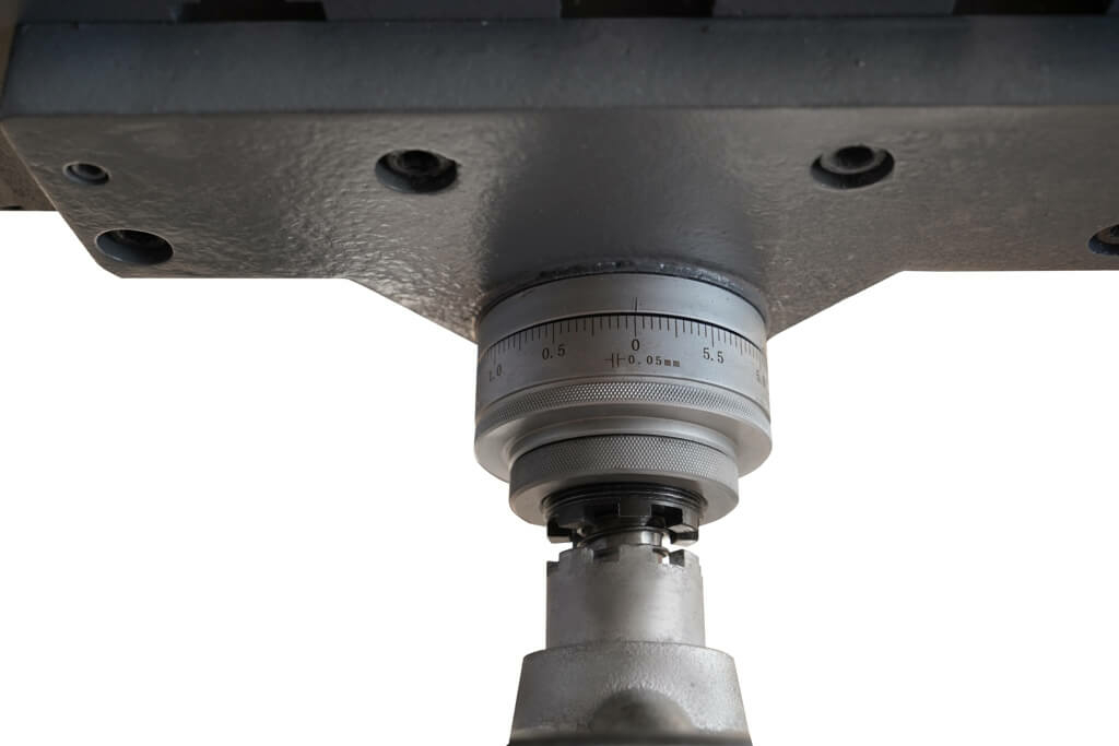 Фрезерный универсальный станок Metal Master DMM-200 DRO