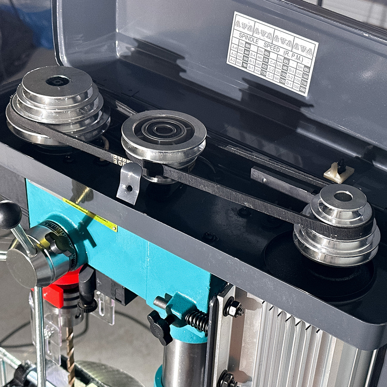 Настольный сверлильный станок AURA CM-1316/220 (10131610)