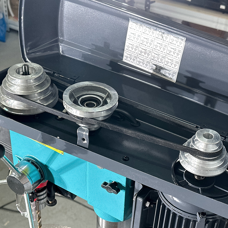 Настольный сверлильный станок AURA CM-1316/380 (10131630)