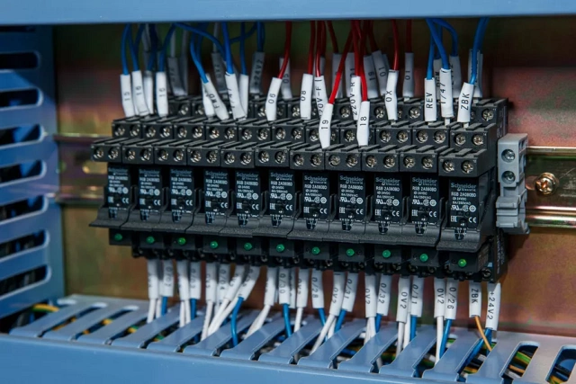 Фрезерный станок с ЧПУ Beaver 30AVLT8 PRO