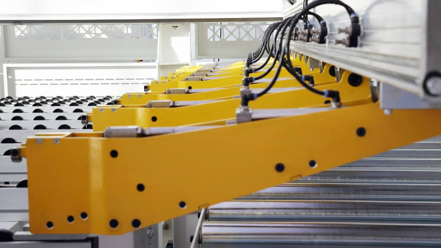 Раскроечный центр с задней загрузкой Nanxing NPL-330HG