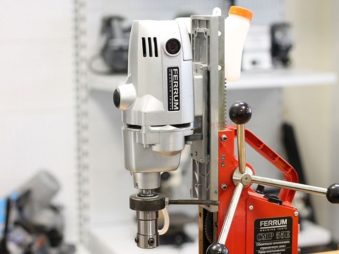 Магнитный сверлильно-резьбонарезной станок СМР55Е