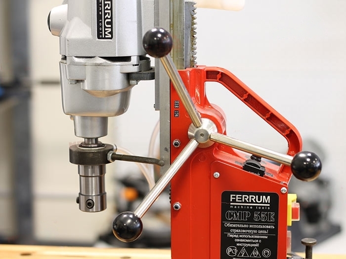 Магнитный сверлильно-резьбонарезной станок СМР55Е