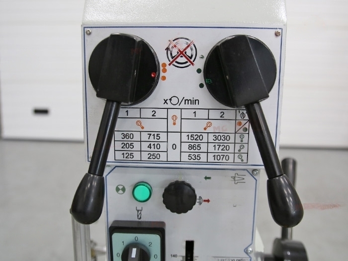 Настольный сверлильный станок с механической коробкой передач FCB 30