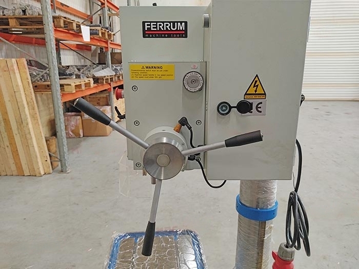 Вертикально-сверлильный станок T-35