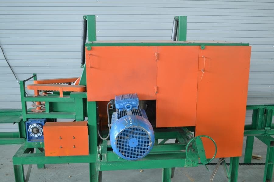 СТАНОК ДЛЯ РАСПИЛОВКИ ТОНКОМЕРНЫХ БРЕВЕН «МАМОНТ»